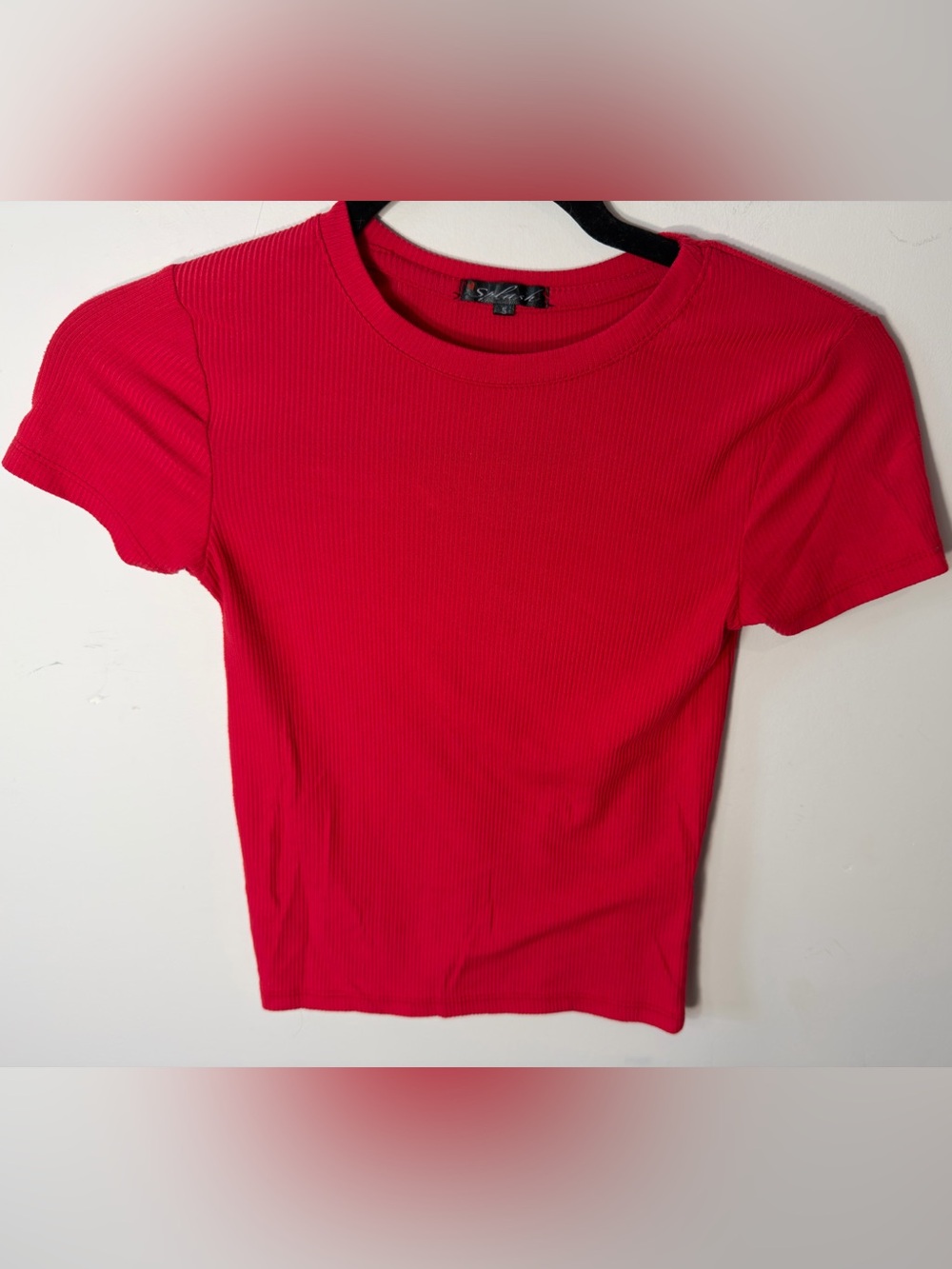 Splash Ribbed Short-Sleeve Tee in Red